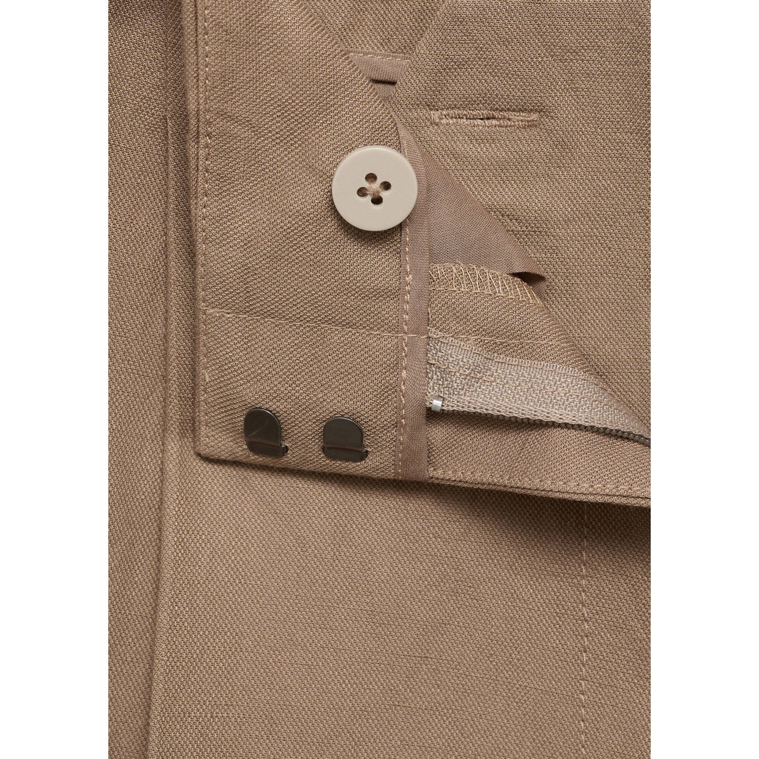 Mango regular waist chino short met linnen beige