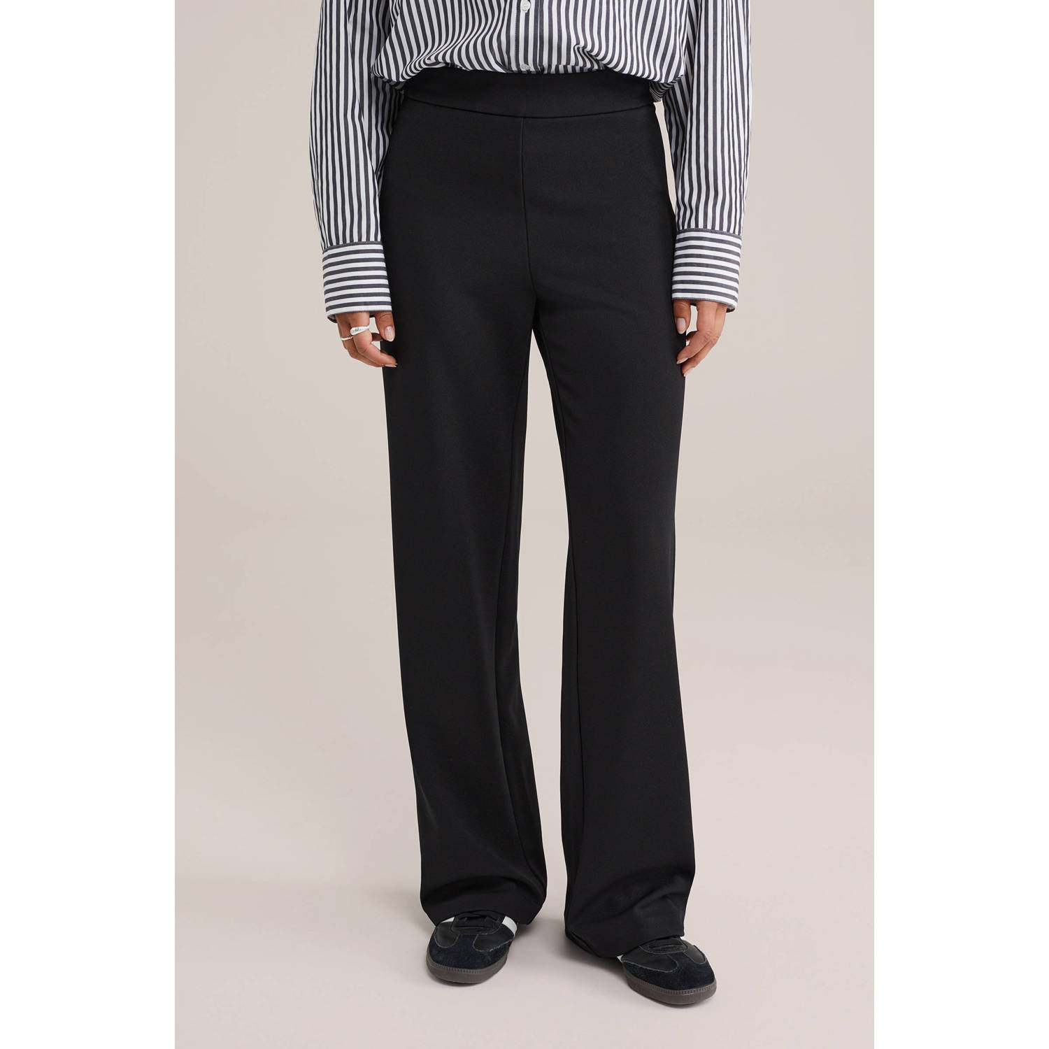 WE Fashion straight regular waist broek zwart