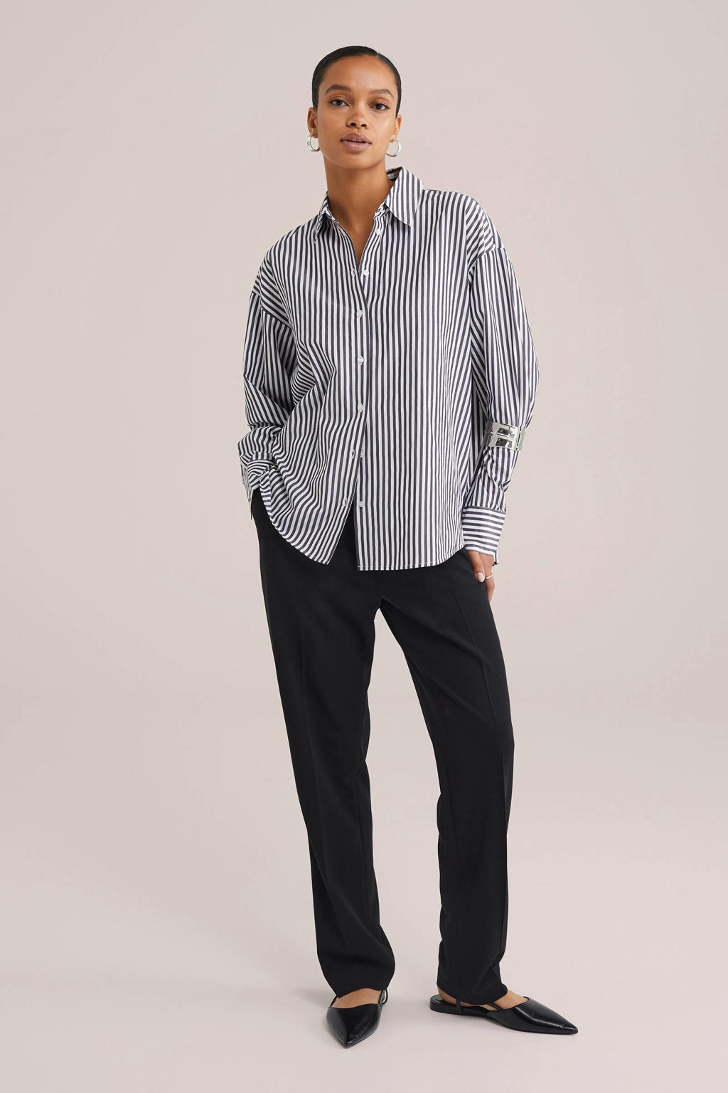 Zwart en witte dames WE Fashion blouse van polyester met strepenprint, lange mouwen, klassieke kraag en knoopsluiting