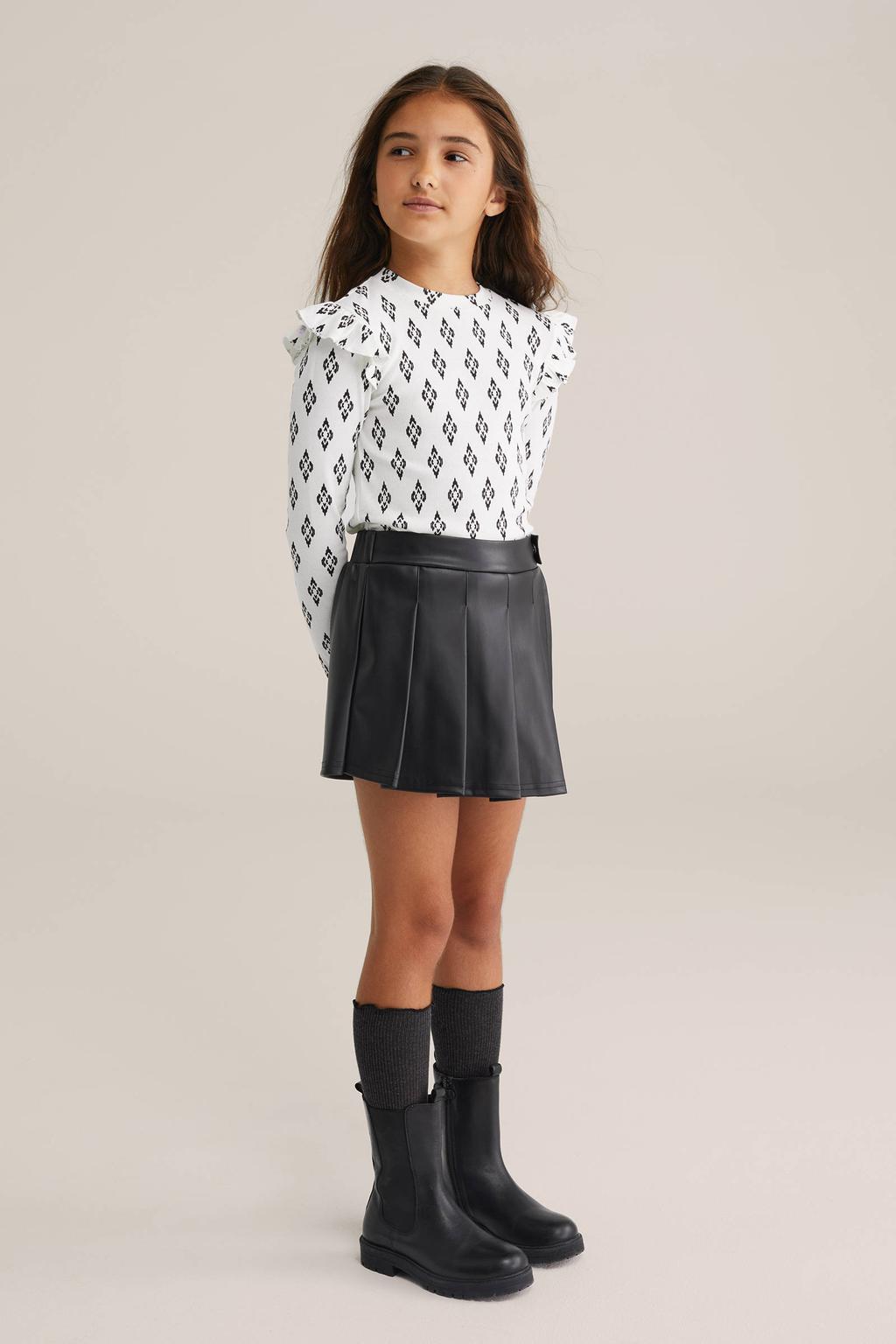 Ecru en zwarte meisjes WE Fashion longsleeve rib gebreid van stretchkatoen met lange mouwen en ronde hals