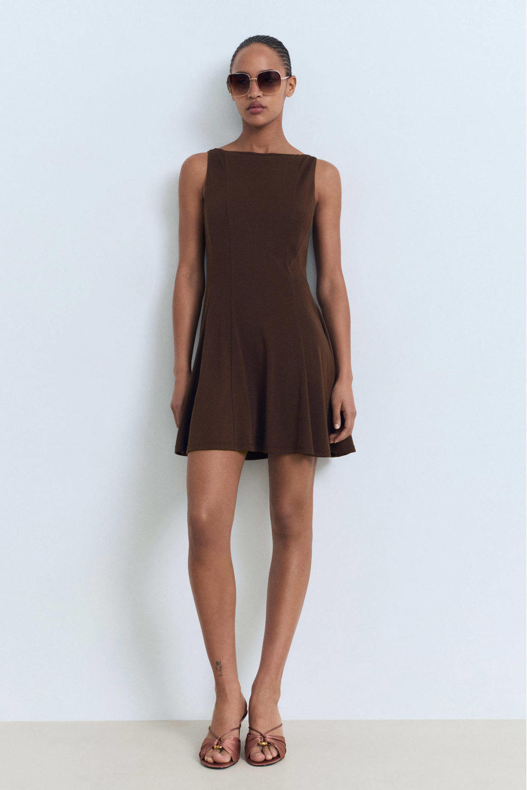 Bruine dames Mango korte jurk van polyester met effen en ronde hals
