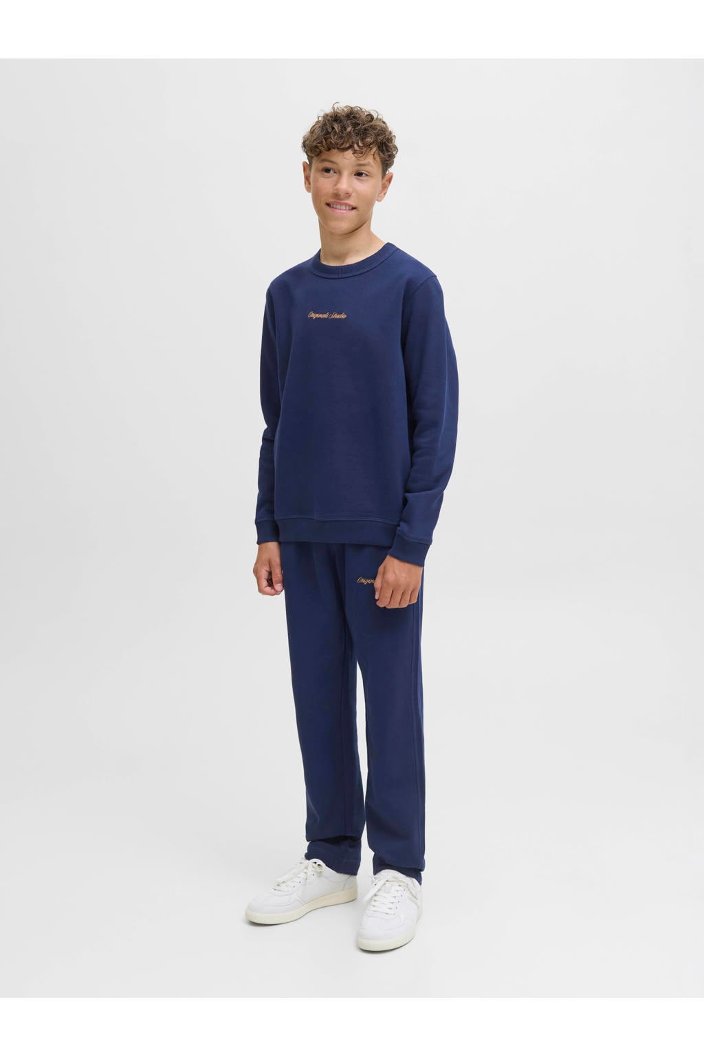 Donkerblauwe jongens JACK & JONES JUNIOR sweater met tekst print, lange mouwen, ronde hals en geribde boorden