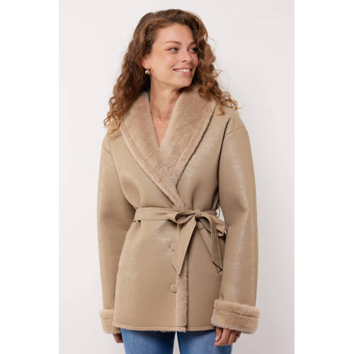 G-maxx X Froukje teddy jas beige afbeelding