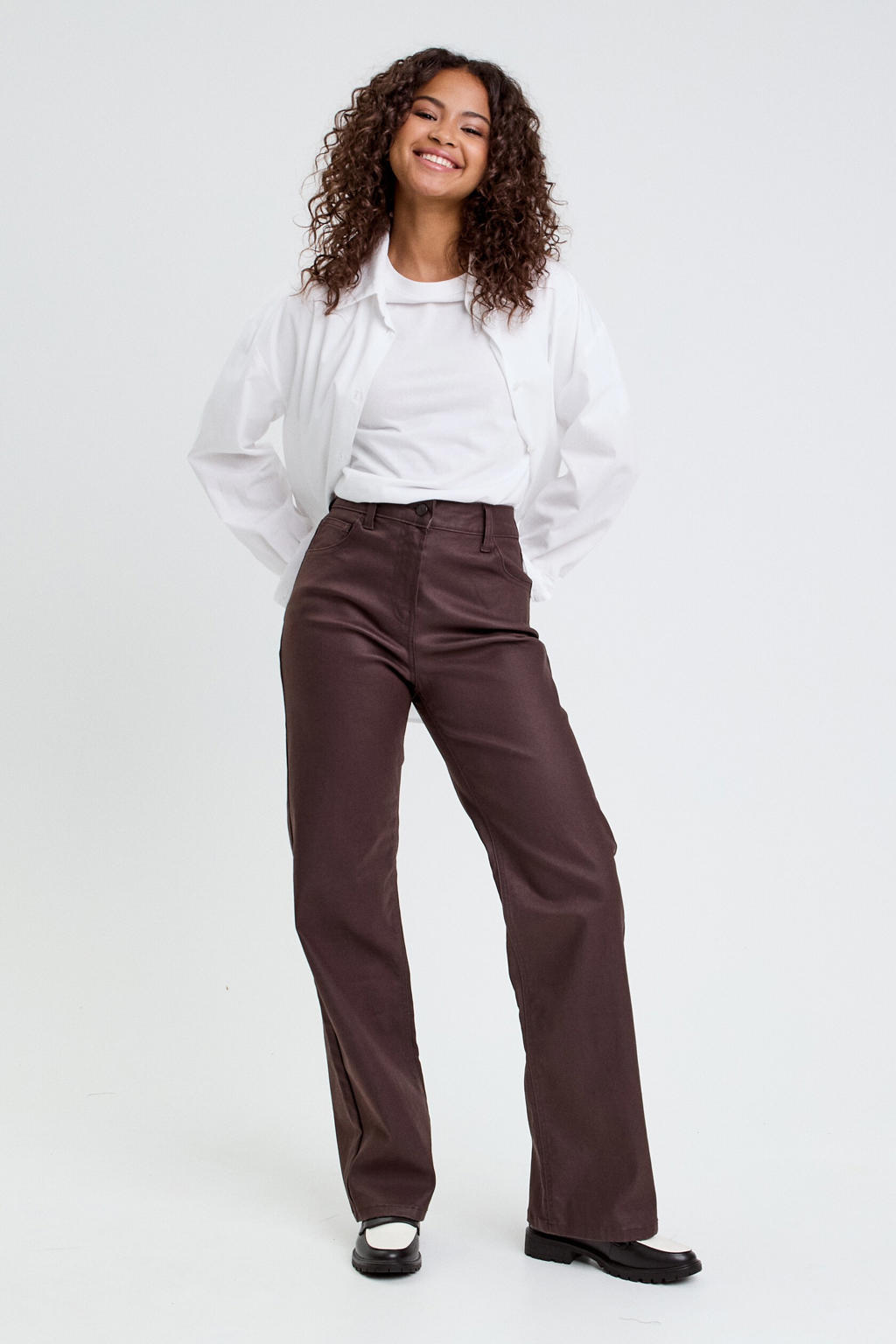 Donkerblauwe dames Cache Cache straight leg jeans van coated materiaal met rits- en knoopsluiting en effen