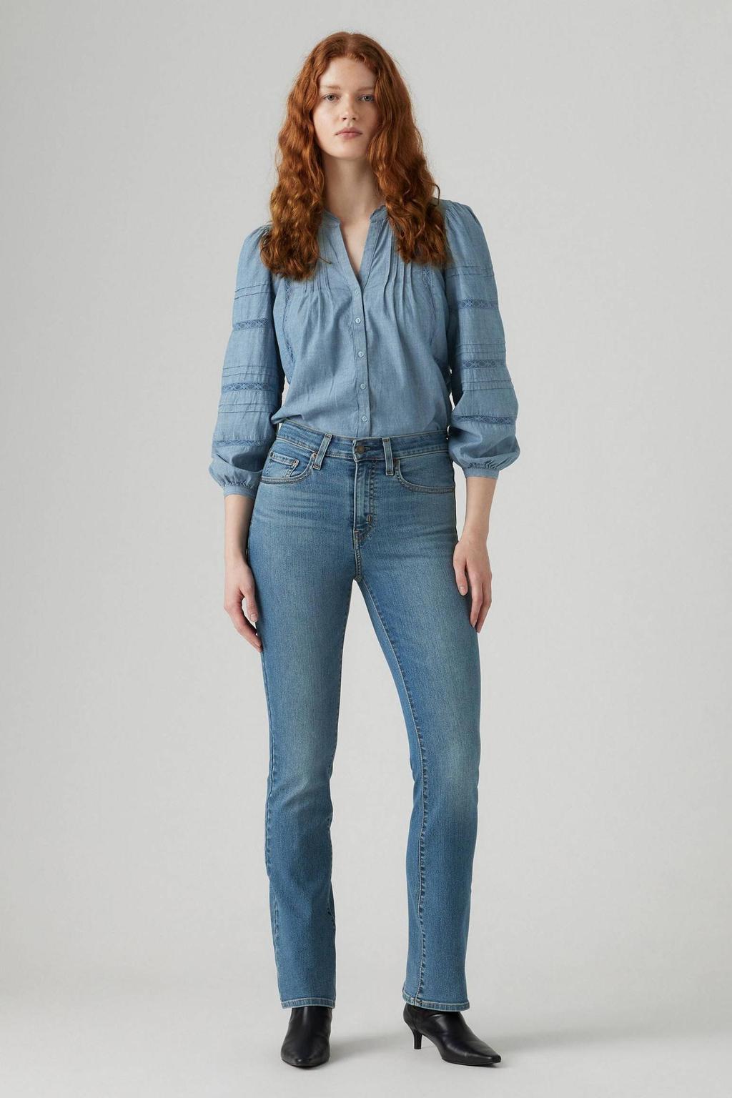 Medium blue denim dames Levi's high waist bootcut jeans van denim met rits- en knoopsluiting en effen