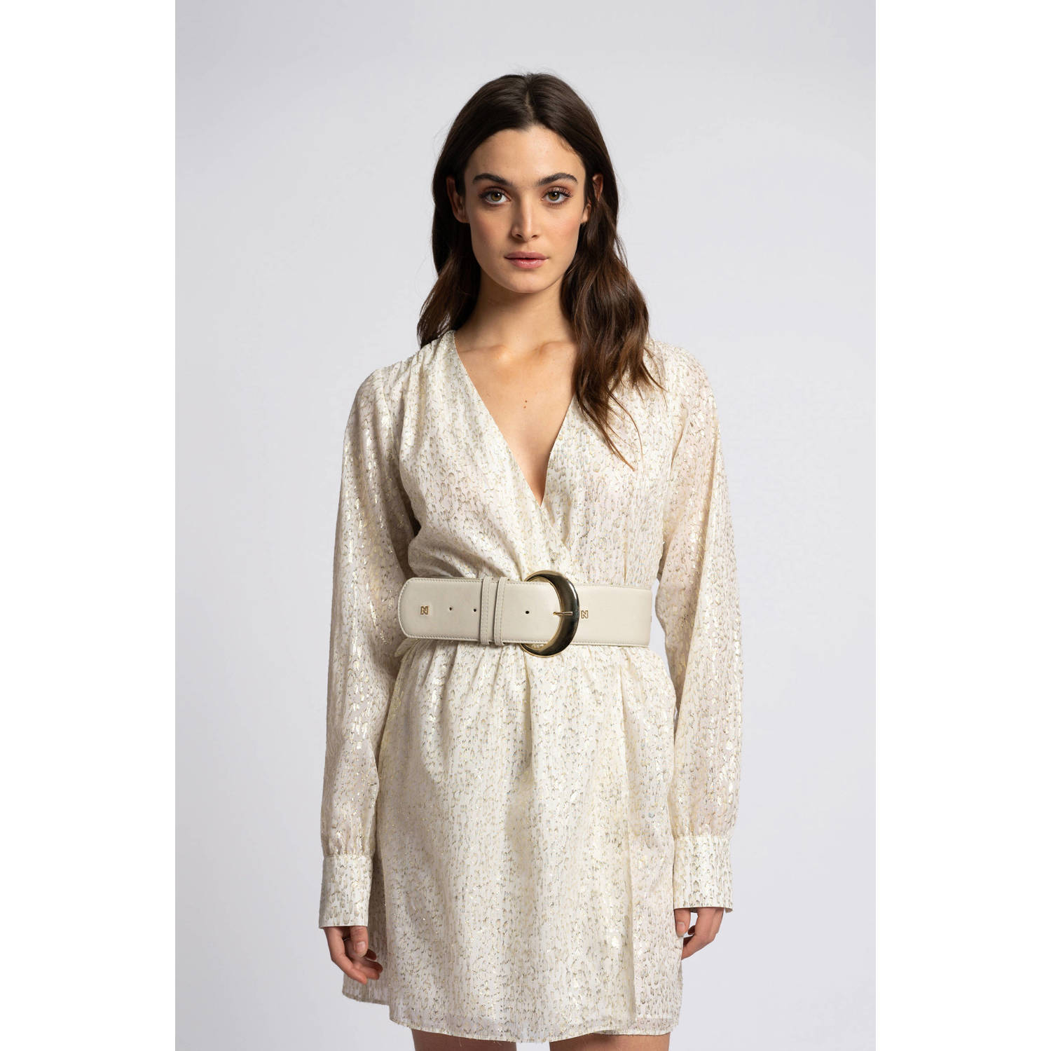 NIKKIE korte jurk met lurex crème