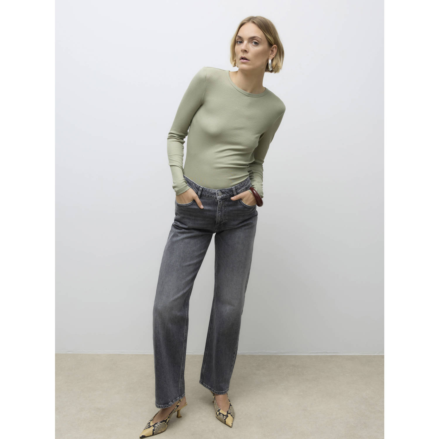 AWARE straight leg jeans grey denim