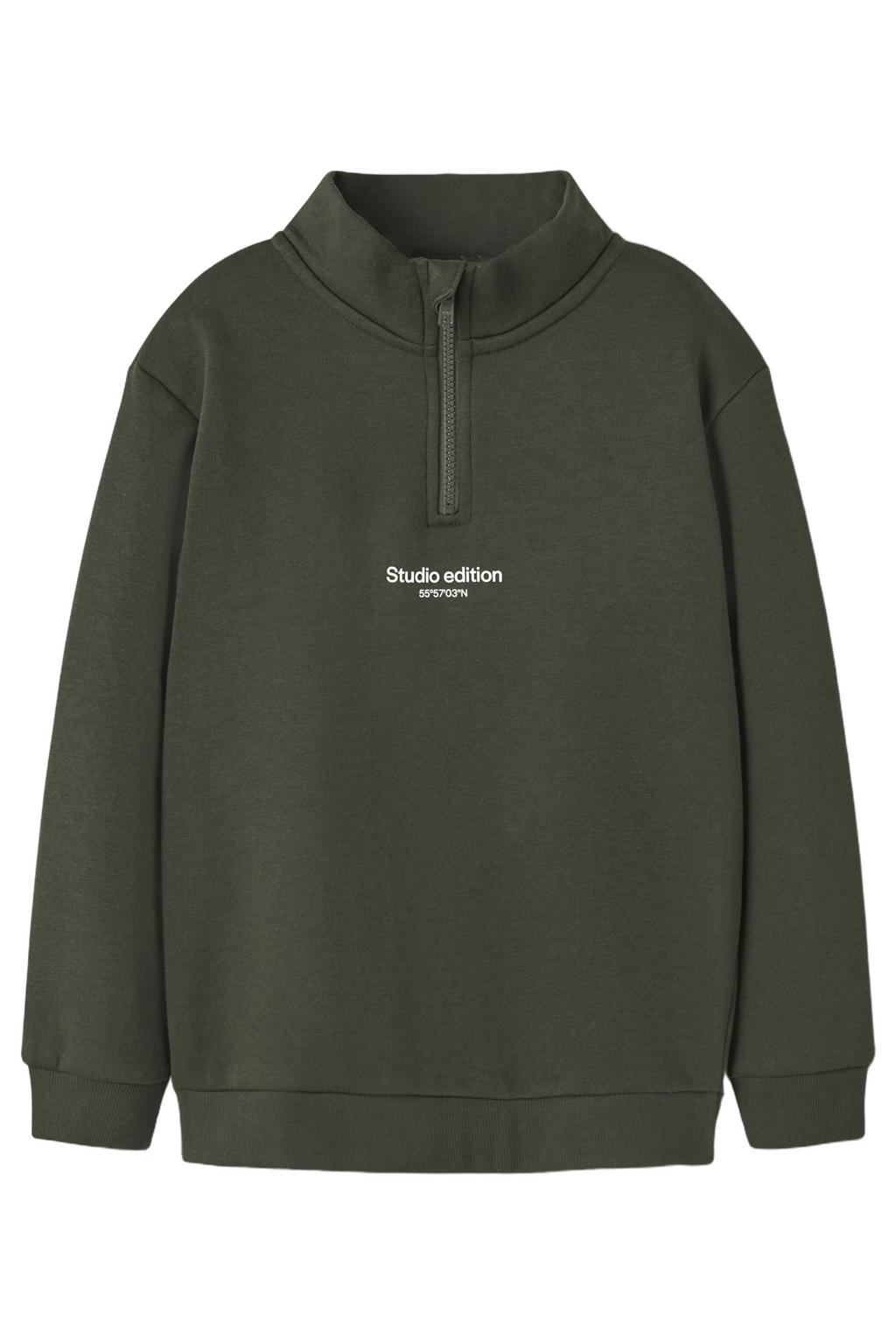 Donkergroene jongens NAME IT KIDS sweater met tekst print, lange mouwen, opstaande kraag, halve rits en geribde boorden