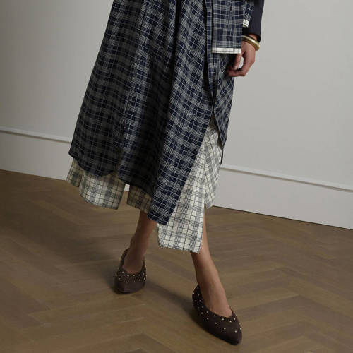 Manfield suède loafers met studs donkerbruin afbeelding