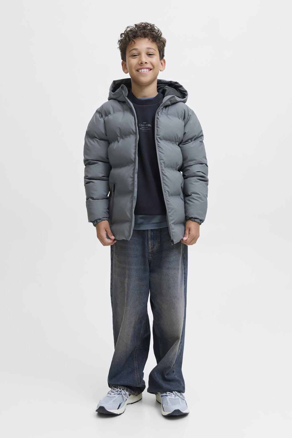 Grijze jongens JACK & JONES JUNIOR gewatteerde jas van polyester met effen, lange mouwen, capuchon, ritssluiting en coating