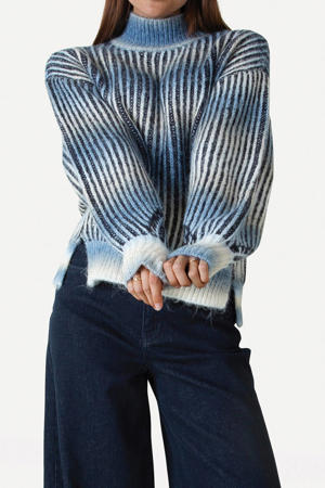 trui blauw gebreid