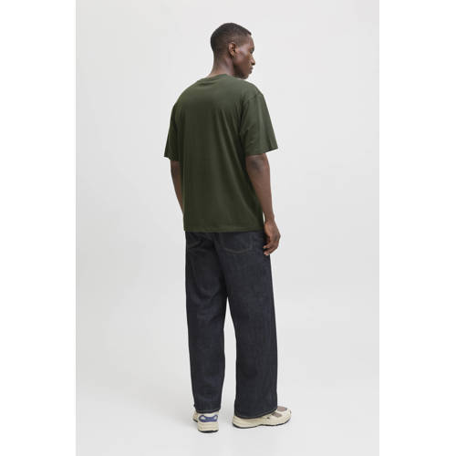 JACK & JONES ESSENTIALS relaxed T-shirt donkergroen afbeelding