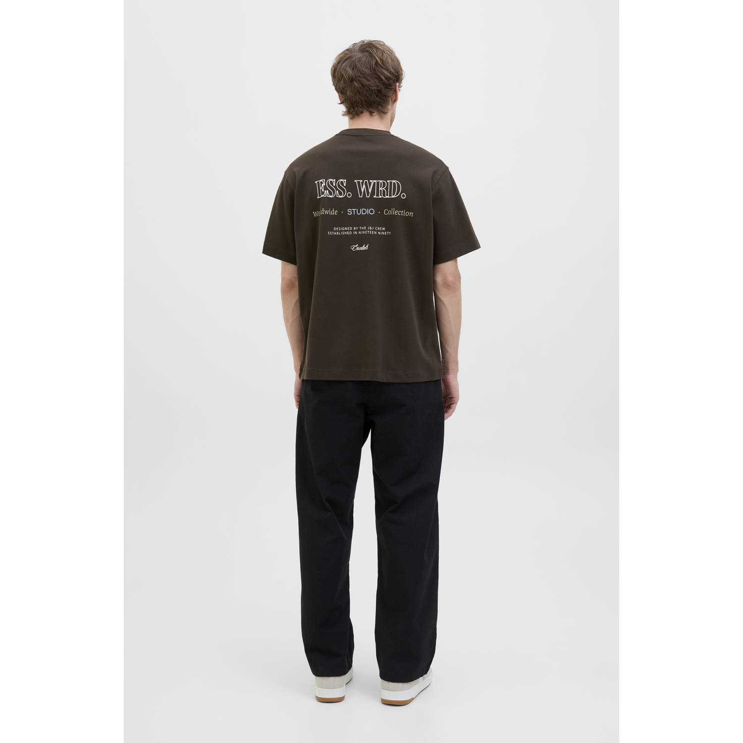 JACK & JONES ESSENTIALS loose T-shirt donkerbruin