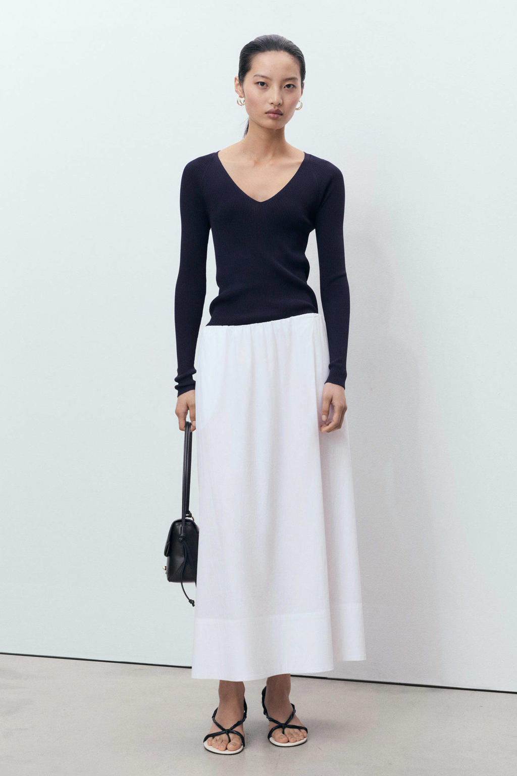 Blauwe dames Mango top van viscose met effen, lange mouwen en V-hals