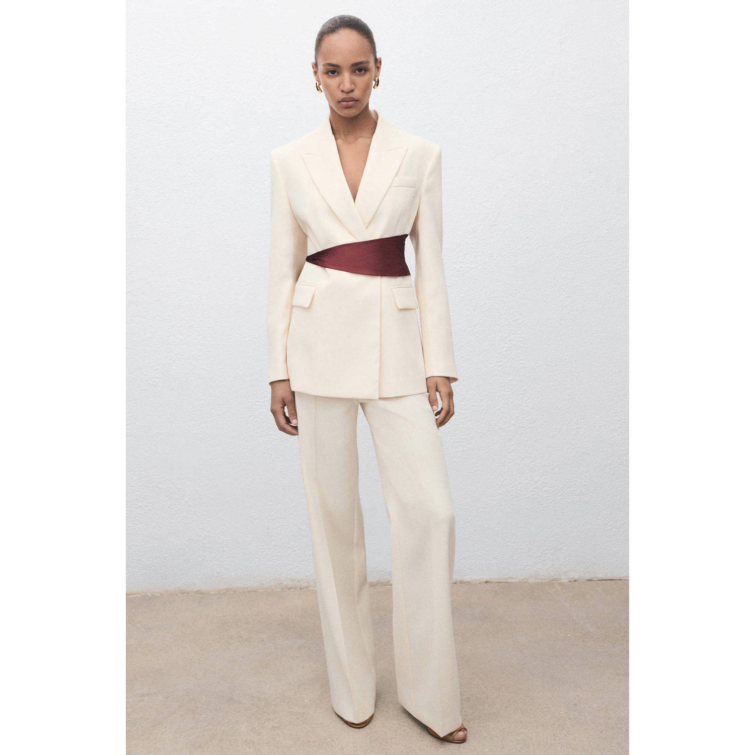 Mango straight regular waist broek lichtgeel