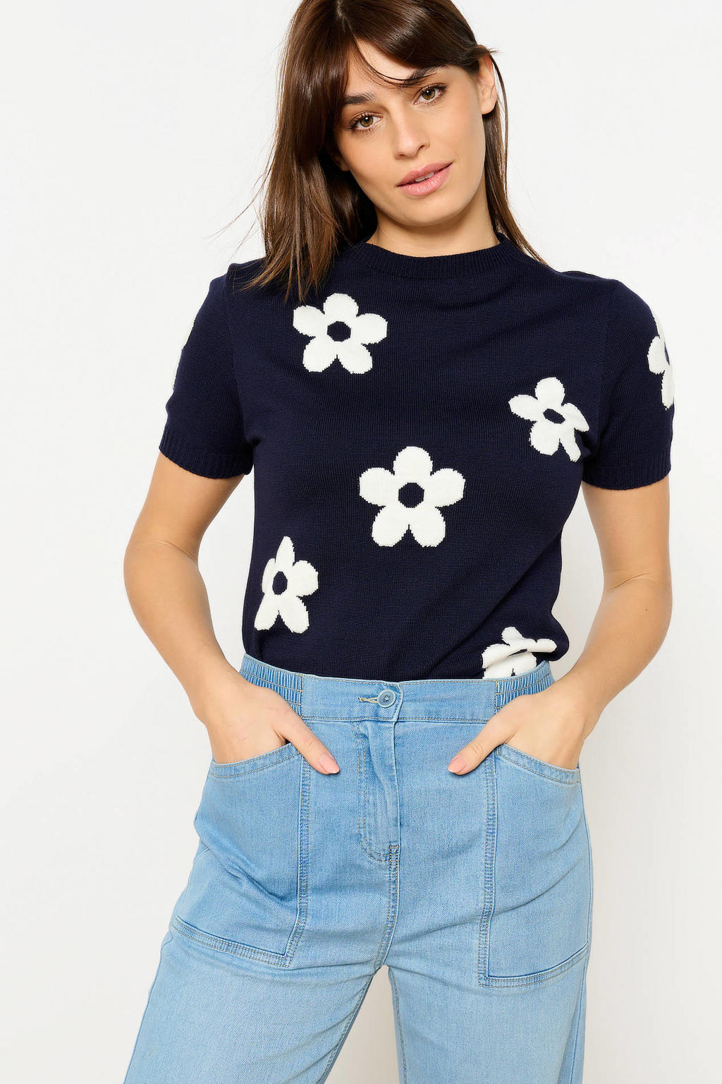 Donkerblauw en witte dames LOLALIZA top van viscose met bloemenprint, korte mouwen en ronde hals