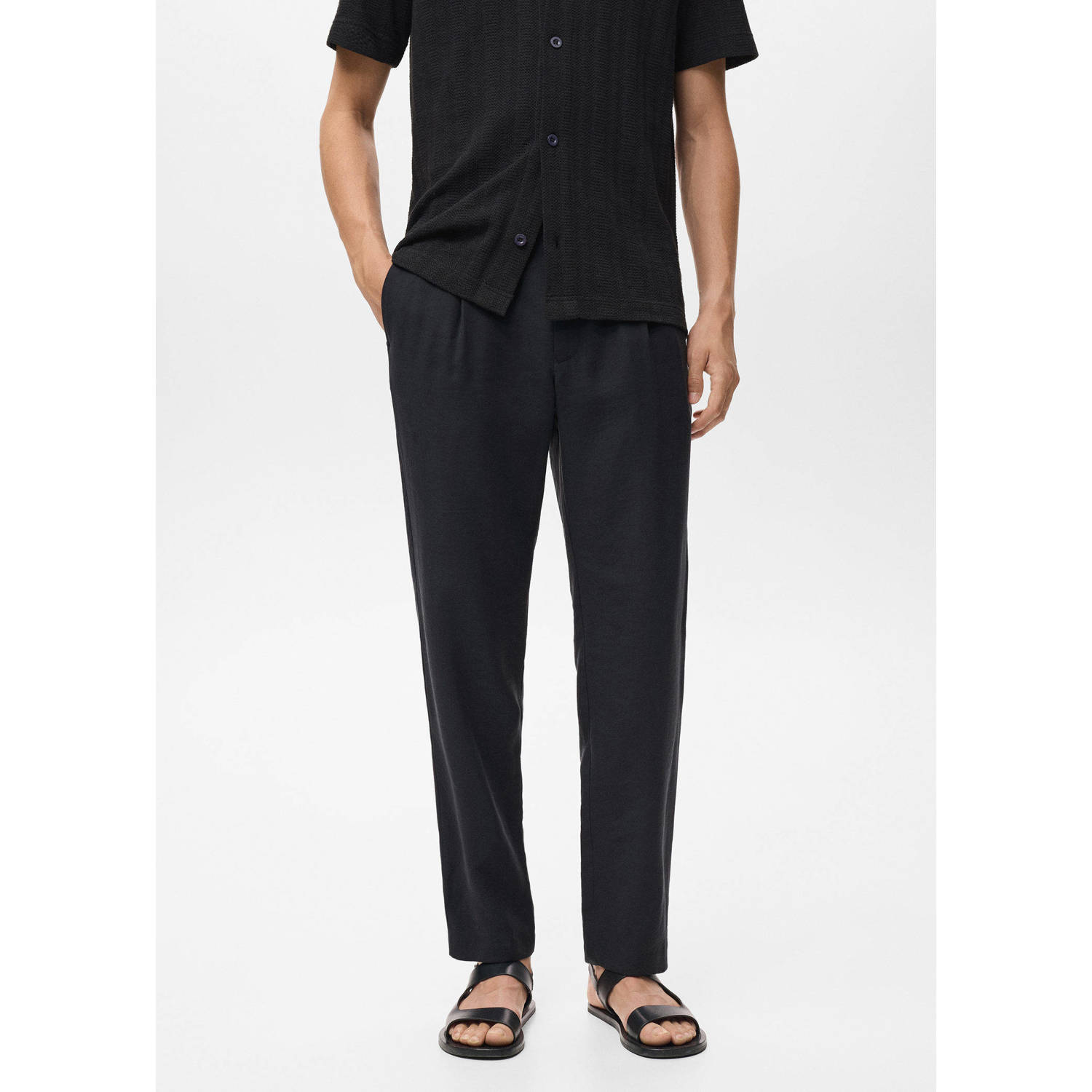 Mango Man rechtvallend casual broek zwart