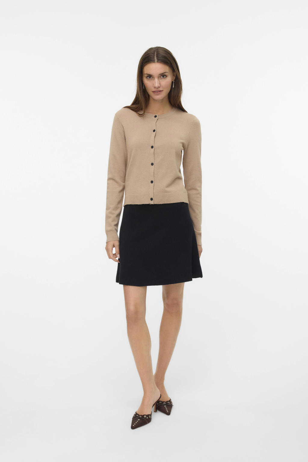 Lichtbruine dames VERO MODA vest fijn gebreid van viscose met effen, lange mouwen, ronde hals en knoopsluiting