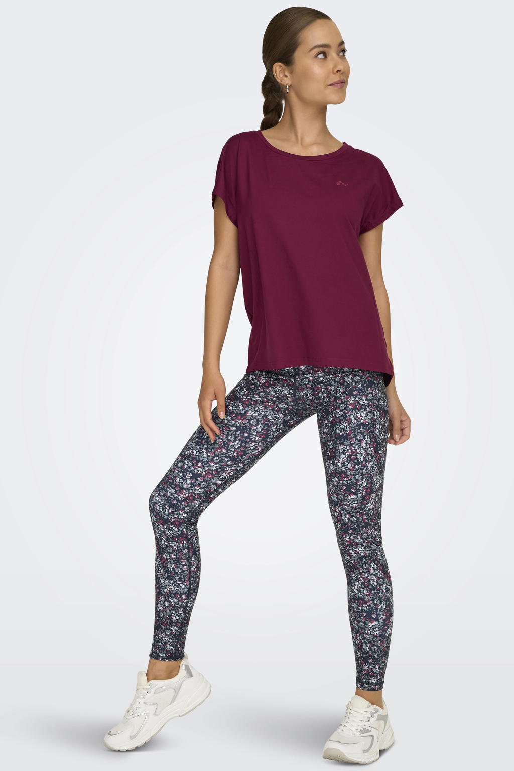 Donkerrode dames ONLY PLAY sportshirt van polyester met effen, korte mouwen en ronde hals