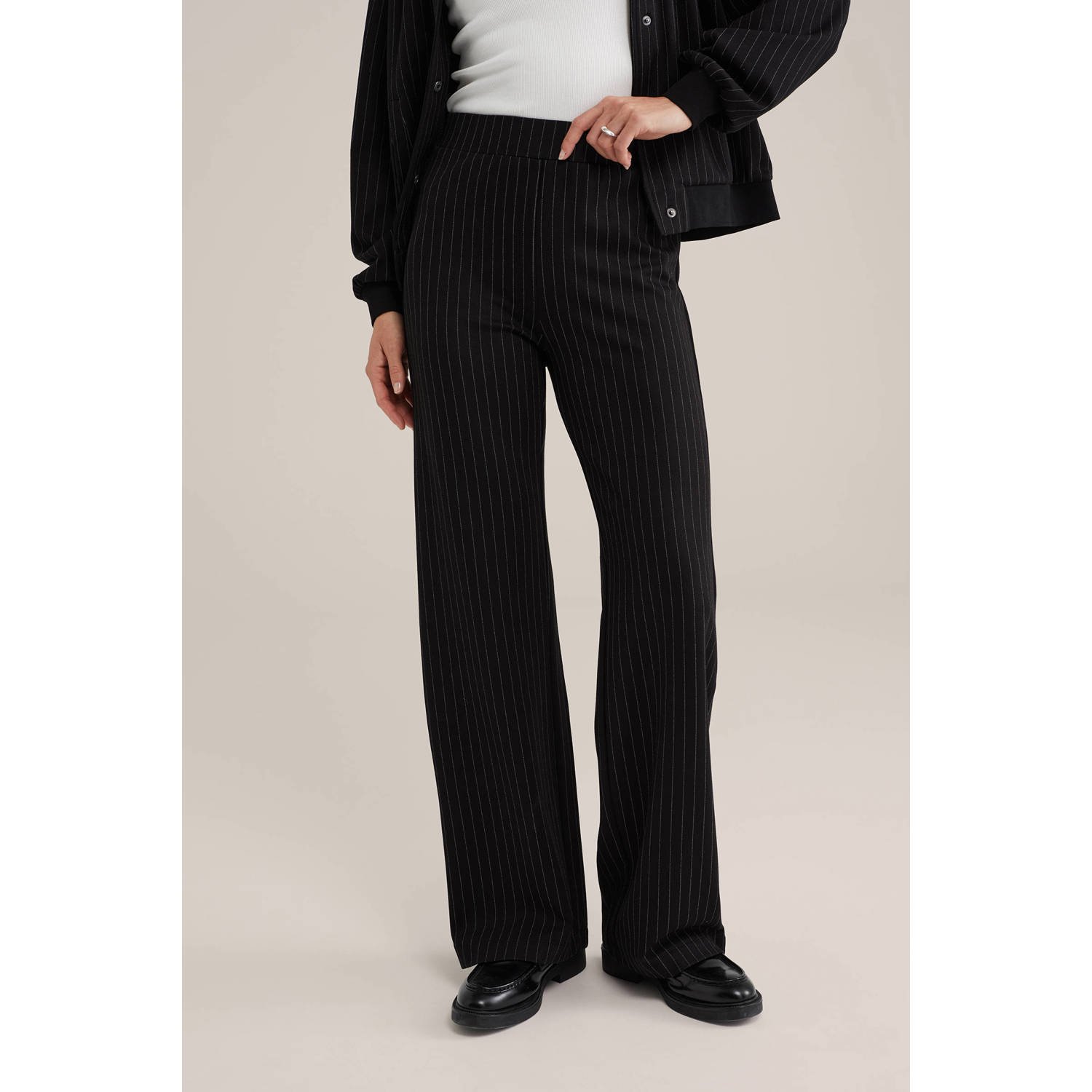 WE Fashion straight regular waist broek zwart