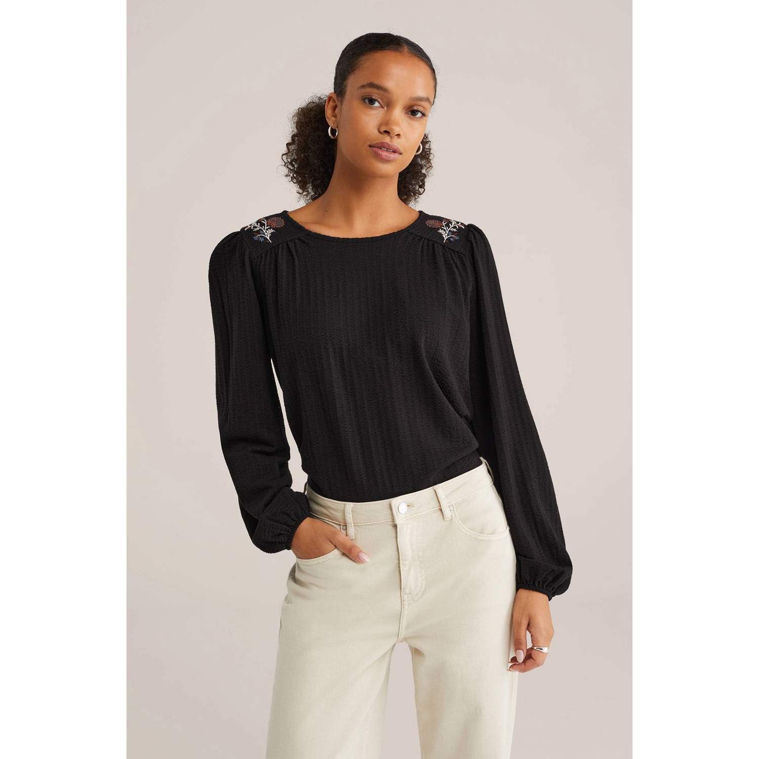 WE Fashion blousetop zwart broderie