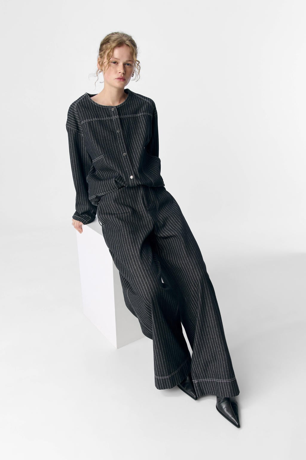 Zwarte dames OBJECT wide leg regular waist casual broek van katoen met elastische tailleband met koord en krijtstreepprint