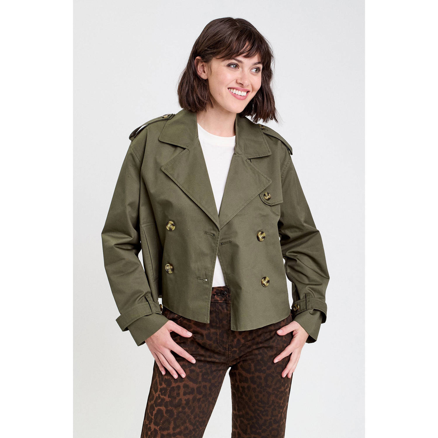 Cache trenchcoat kaki