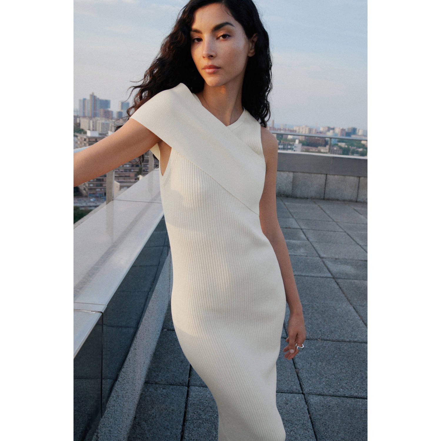 Mango bodycon jurk wit
