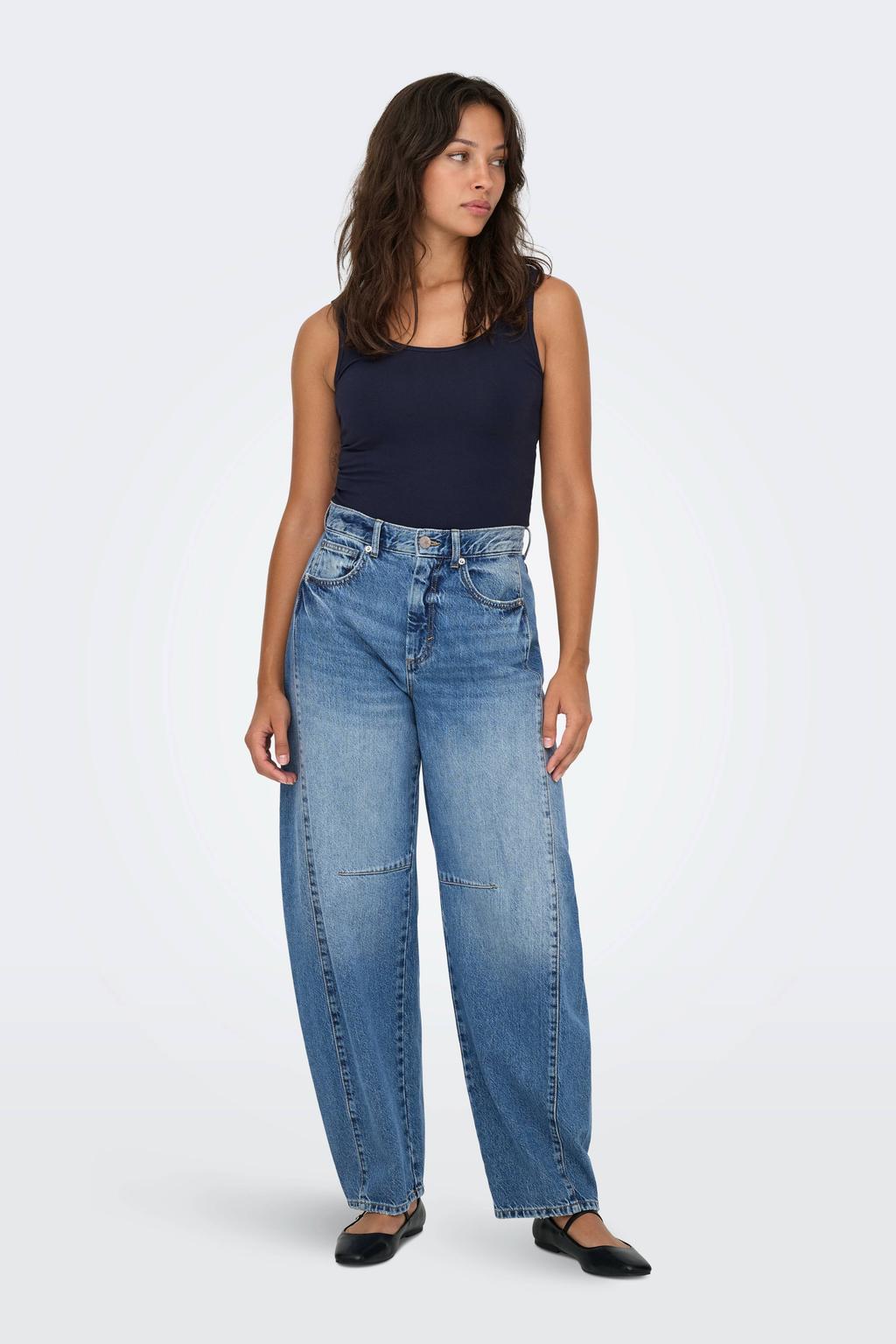 Medium blue denim dames ONLY barrel jeans van denim met regular waist, rits- en knoopsluiting en effen