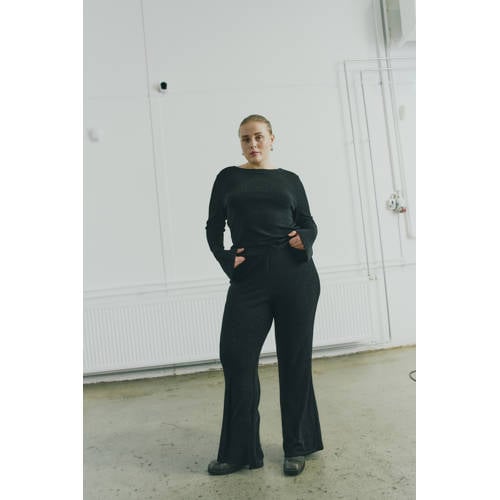 NOISY MAY Curve flared high waist flared broek zwart met glitter afbeelding