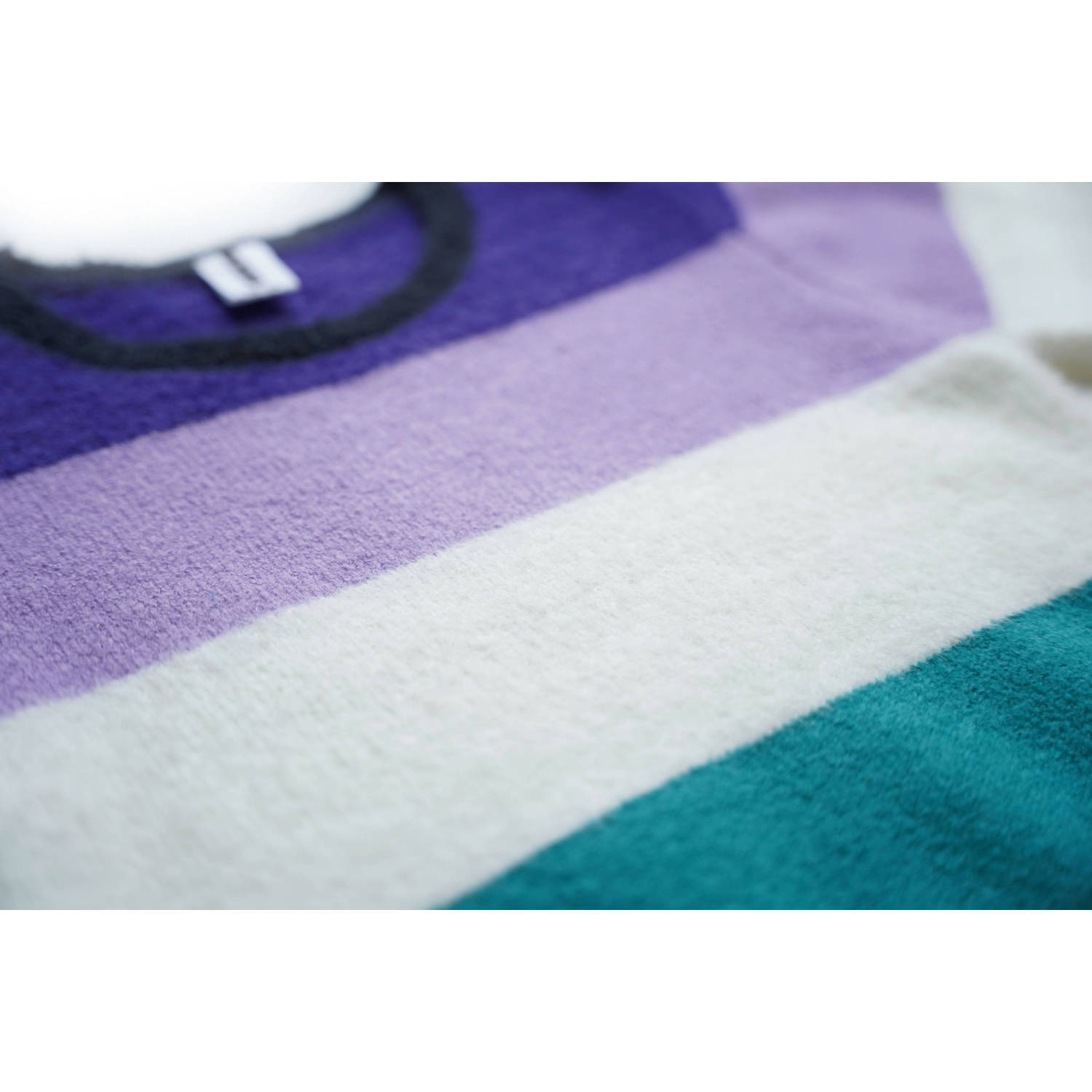 B.Nosy sweater paars