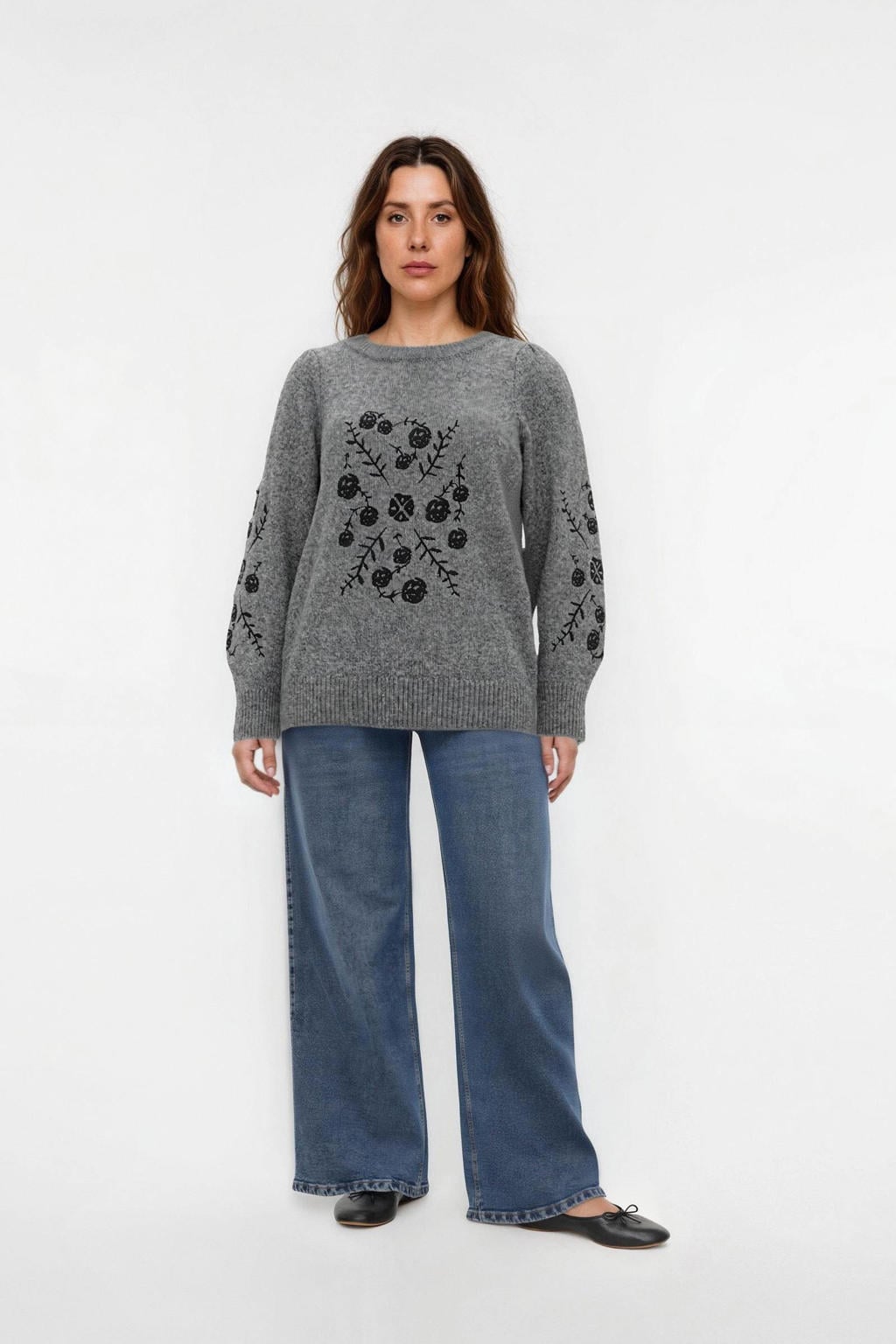 VERO MODA CURVE gebloemde trui grijs gebreid