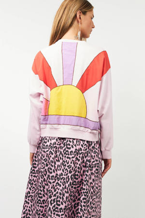sweater met backprint lichtroze