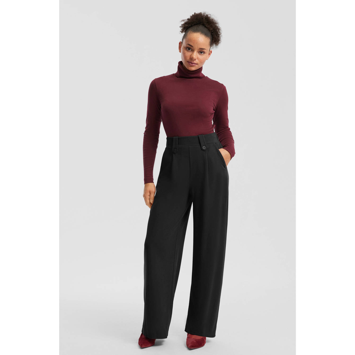 Q S by s.Oliver straight regular waist pantalon zwart