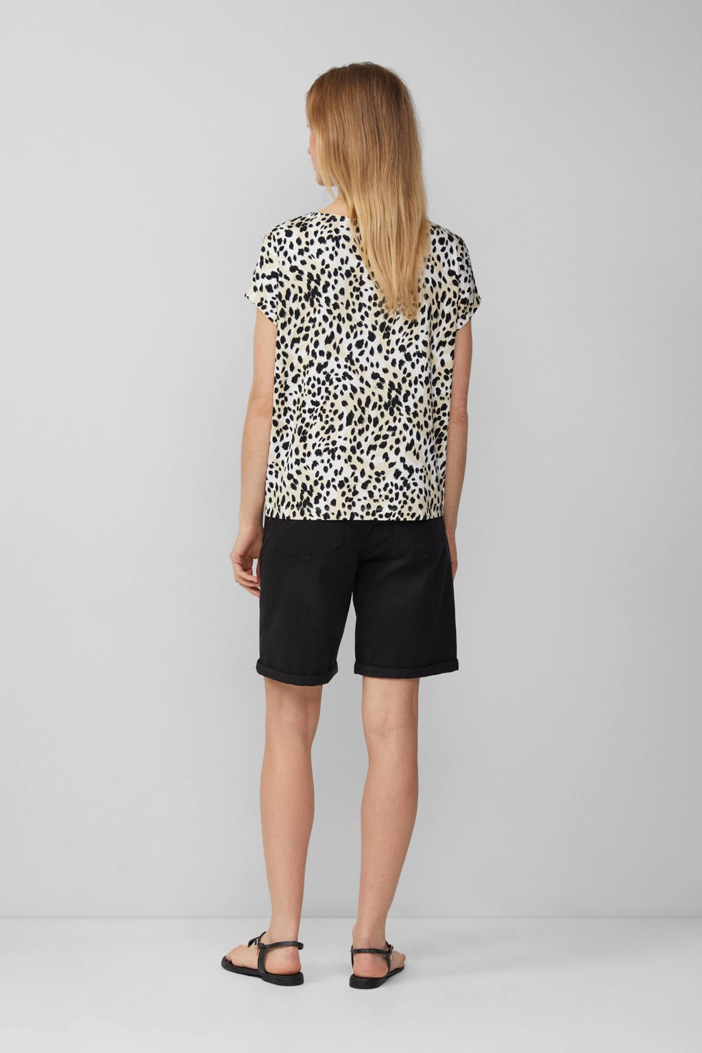 Wit, beige en zwarte dames s.Oliver top van viscose met dierenprint, korte mouwen en ronde hals