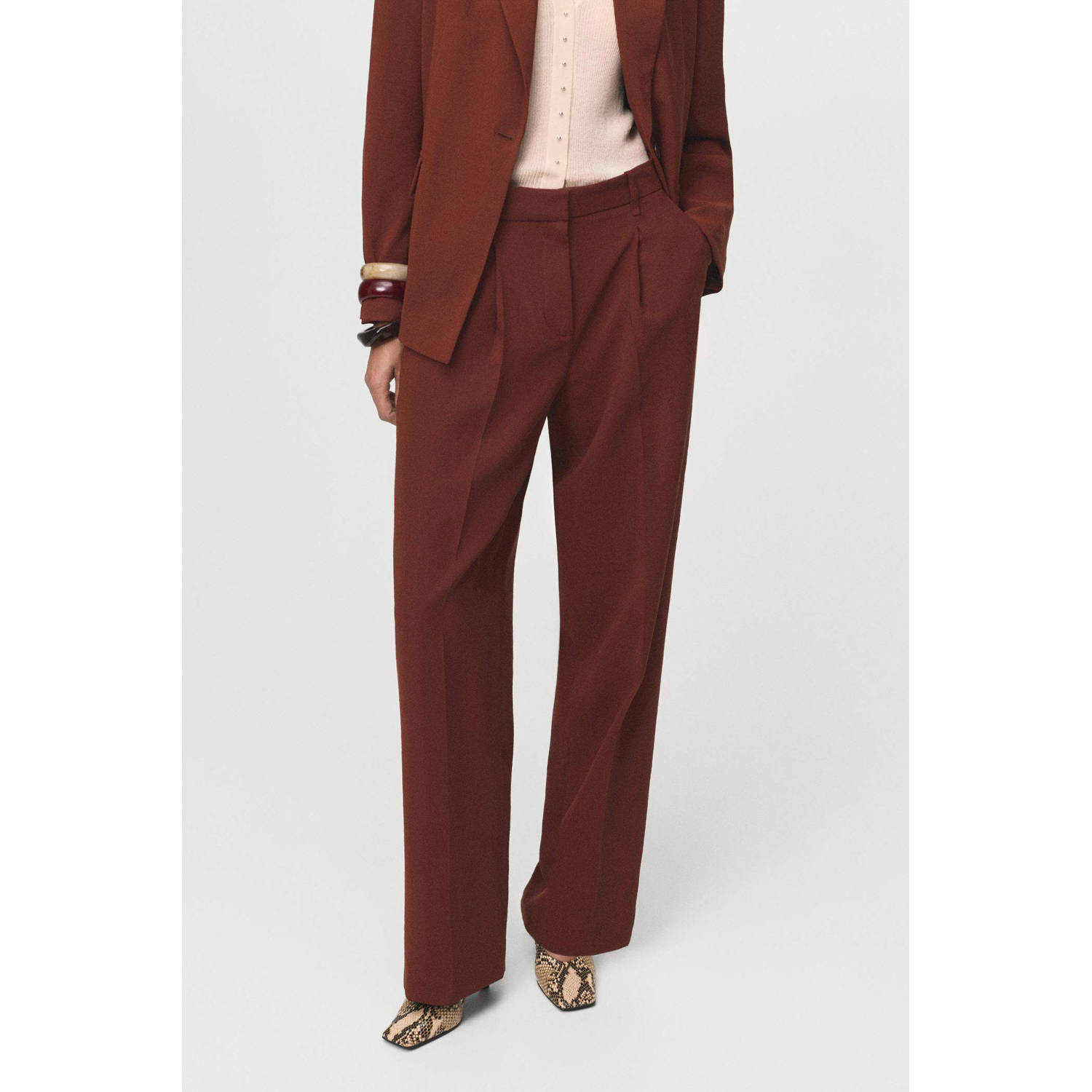 Mango straight regular waist pantalon roodbruin