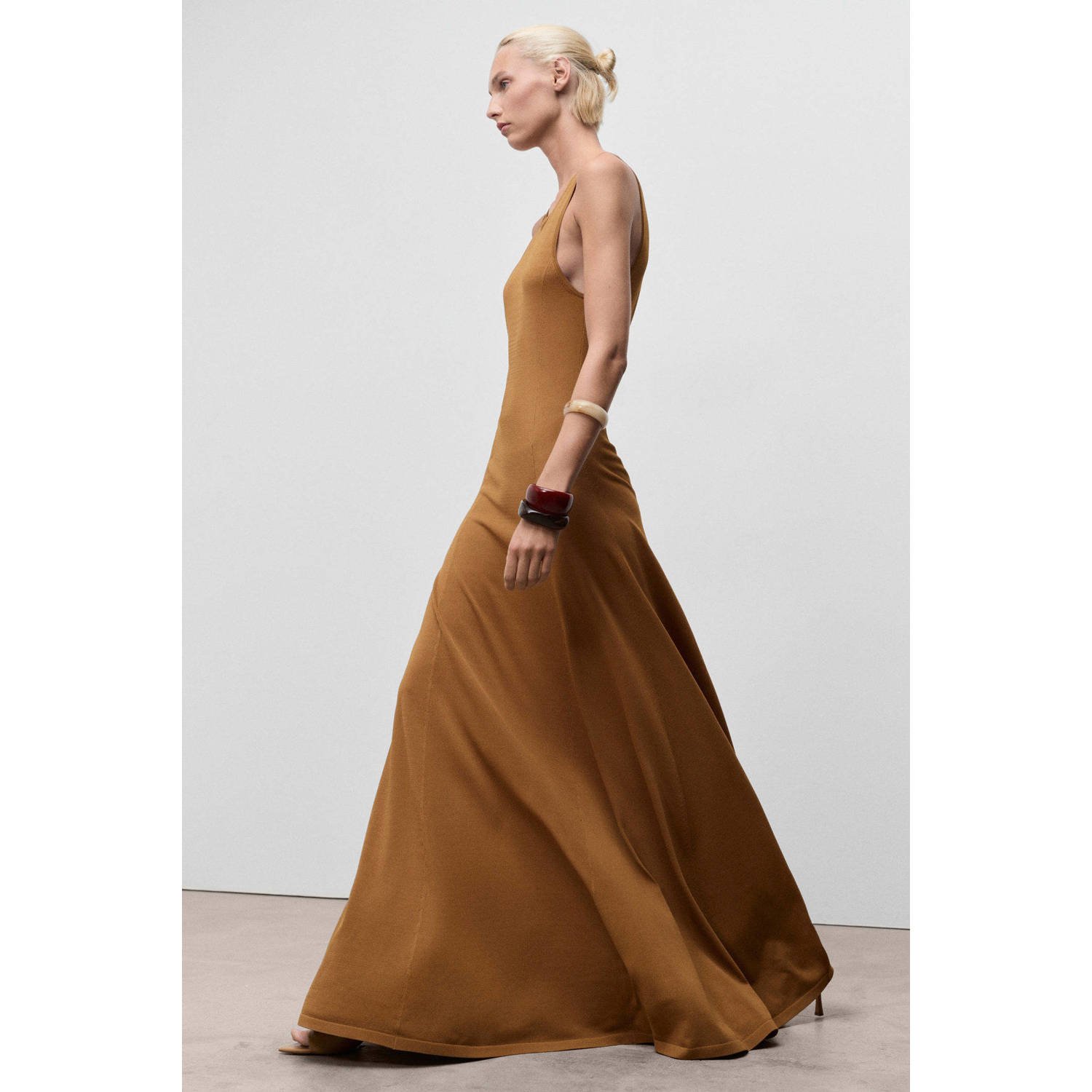 Mango maxi jurk fijn gebreid camel