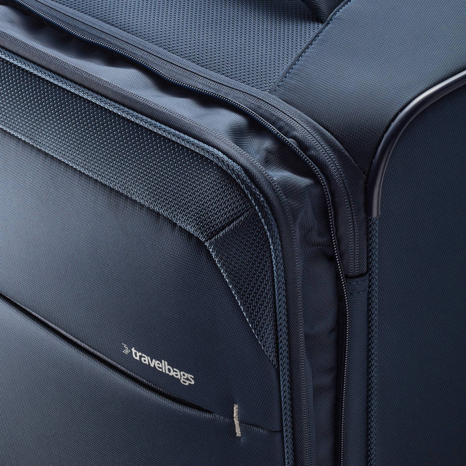 Travelbags trolley The Base Soft 68 cm. donkerblauw
