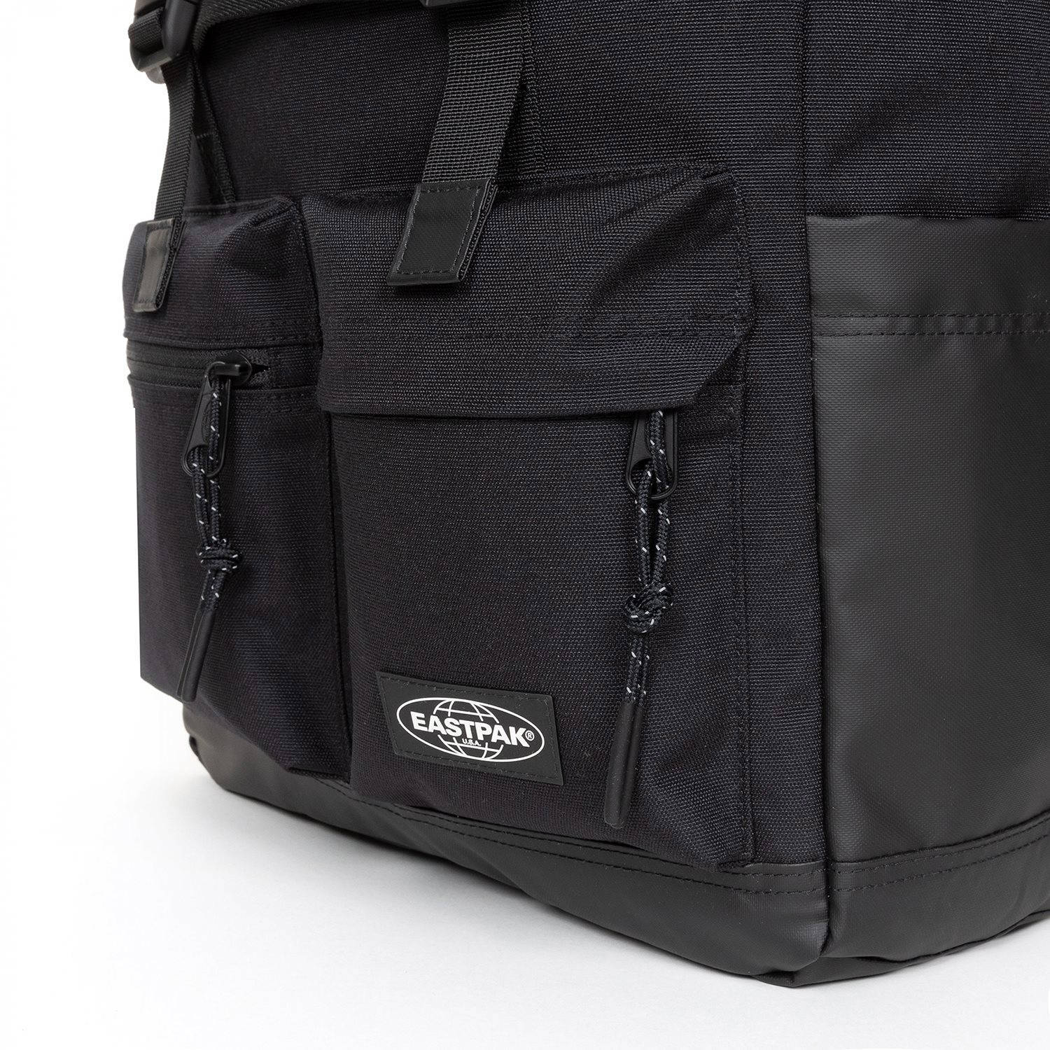 Eastpak rugzak Icon Topload on black
