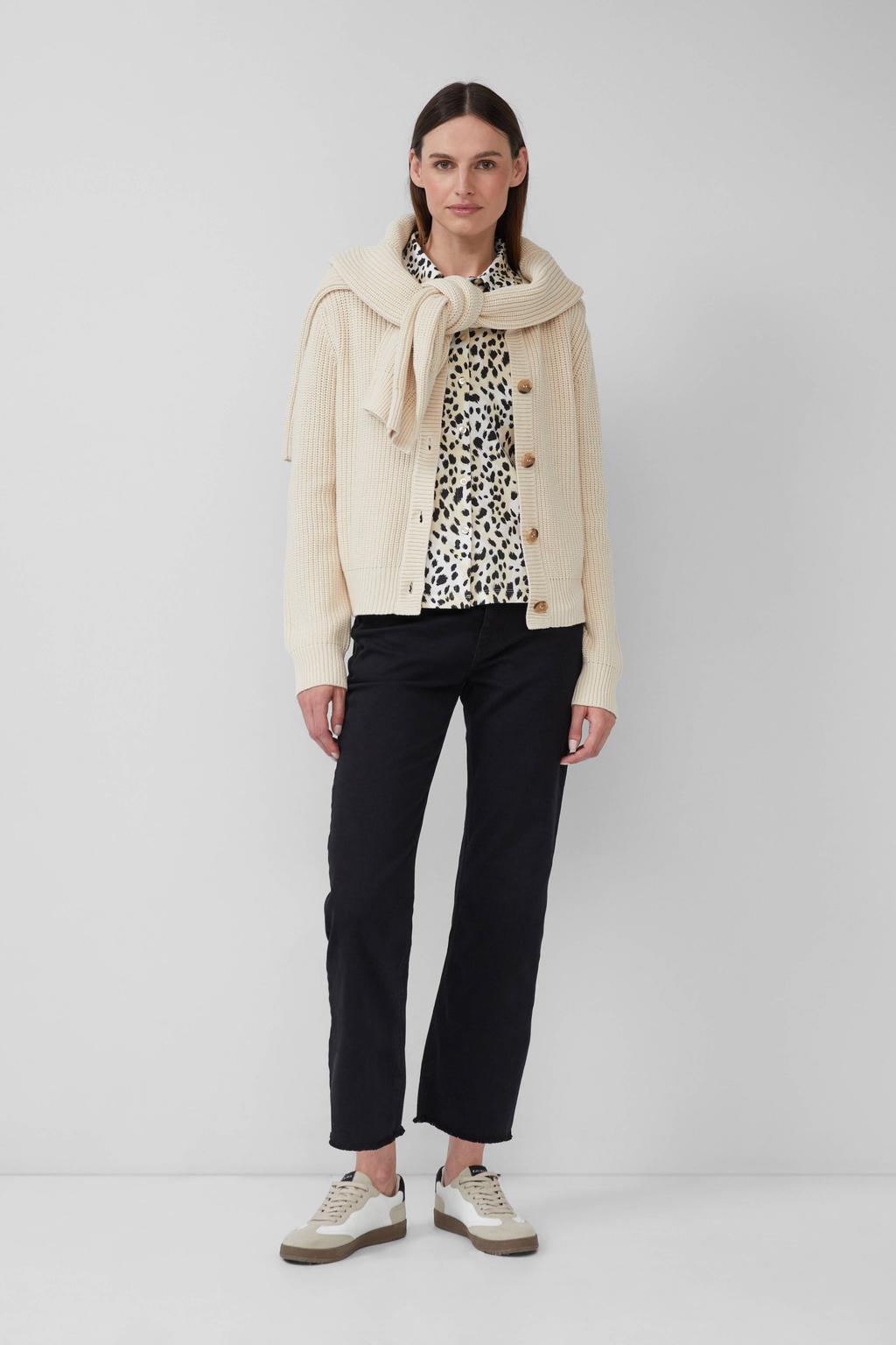 Witte dames s.Oliver blouse van katoen met dierenprint, lange mouwen, klassieke kraag en knoopsluiting