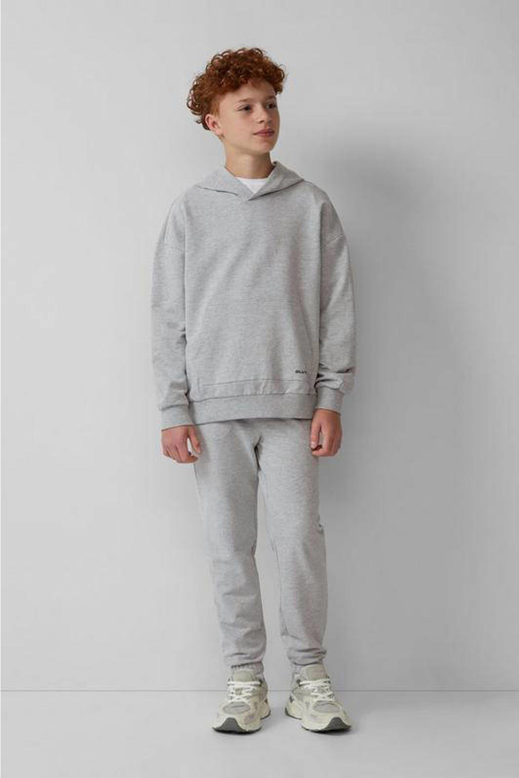 Lichtgrijze jongens s.Oliver joggingbroek van sweat materiaal met elastische tailleband met koord en effen
