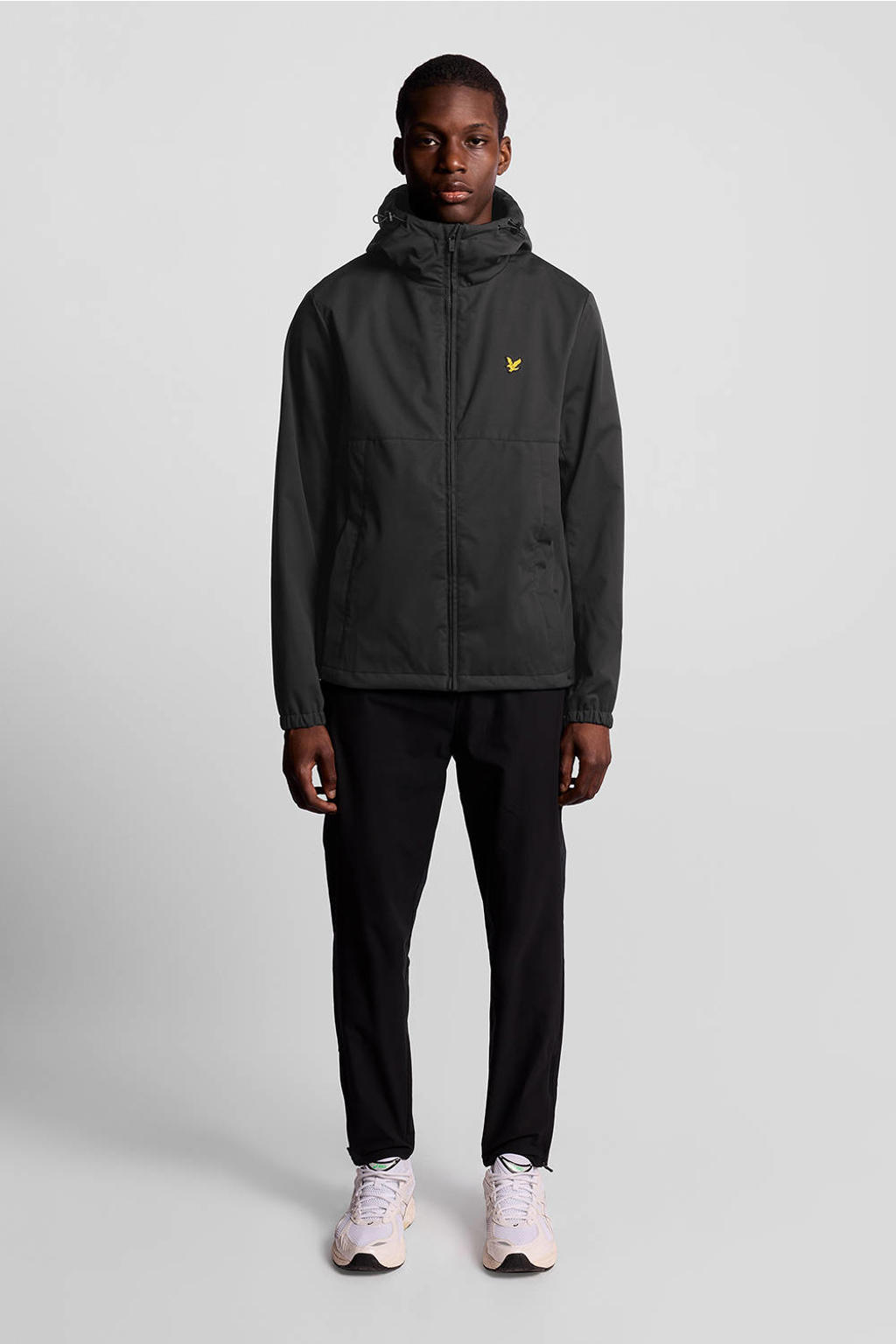 Zwarte heren Lyle & Scott jas van softshell materiaal met effen, capuchon en ritssluiting