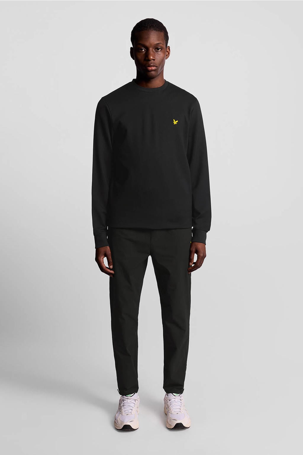 Zwarte heren Lyle & Scott sweater van viscose met effen, lange mouwen en ronde hals