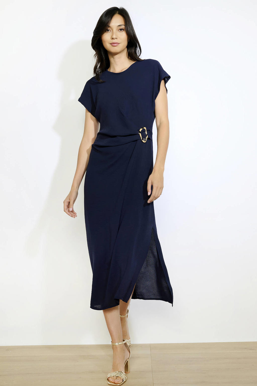 Donkerblauwe dames LOLALIZA zomerjurk van polyester met effen, korte mouwen, ronde hals en siergesp