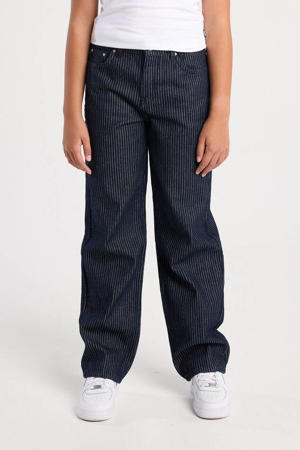 loose fit jeans