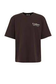 thumbnail: WE Fashion loose T-shirt met backprint bruin