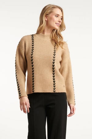 gebreide trui camel