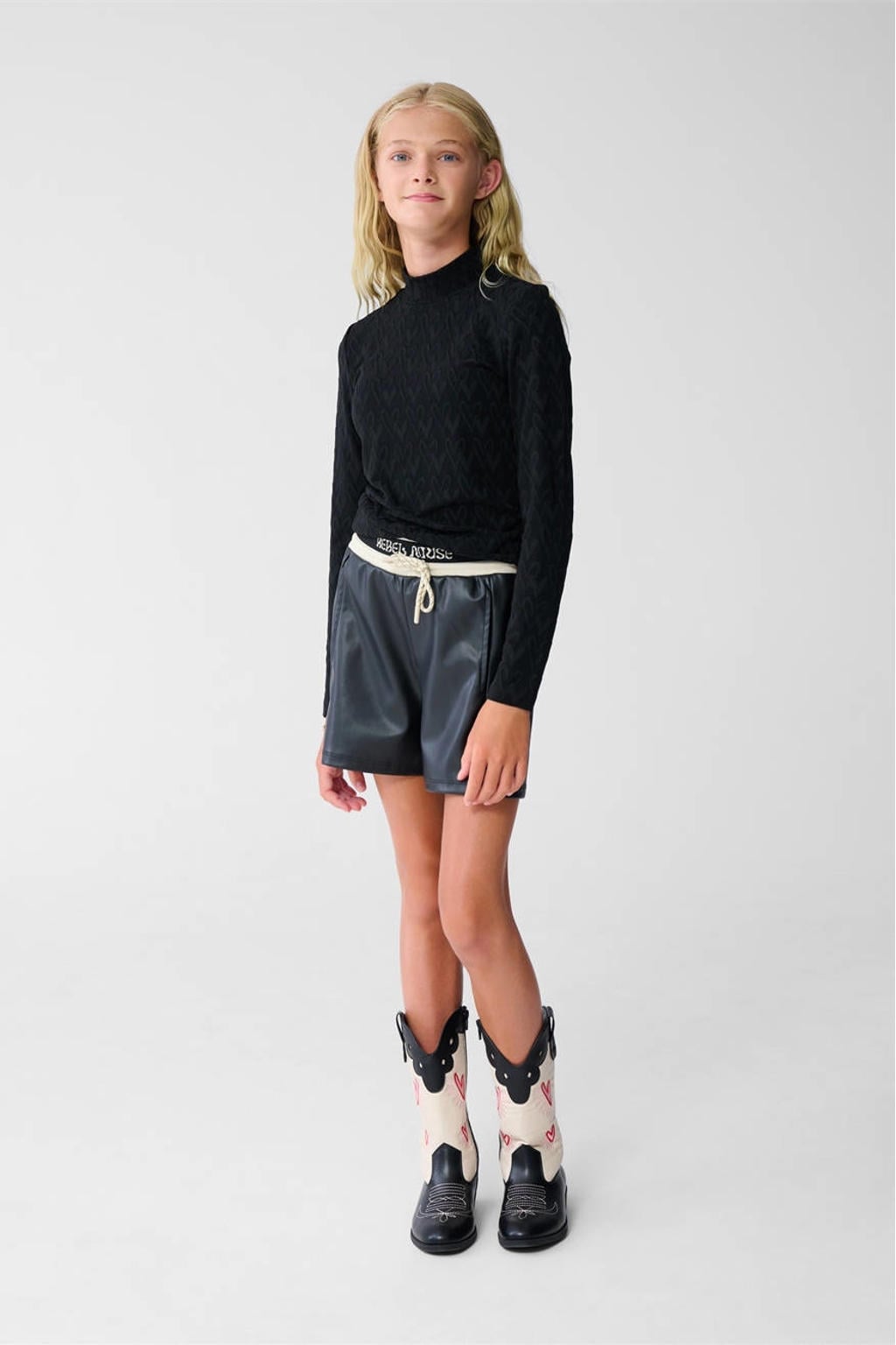 Zwarte meisjes Shoeby longsleeve van polyester met hartjesprint, lange mouwen, ronde hals en borduursels