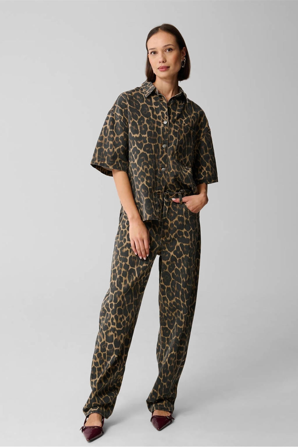 Bruine dames Shoeby high waist barrel jeans van denim met rits- en knoopsluiting en dierenprint