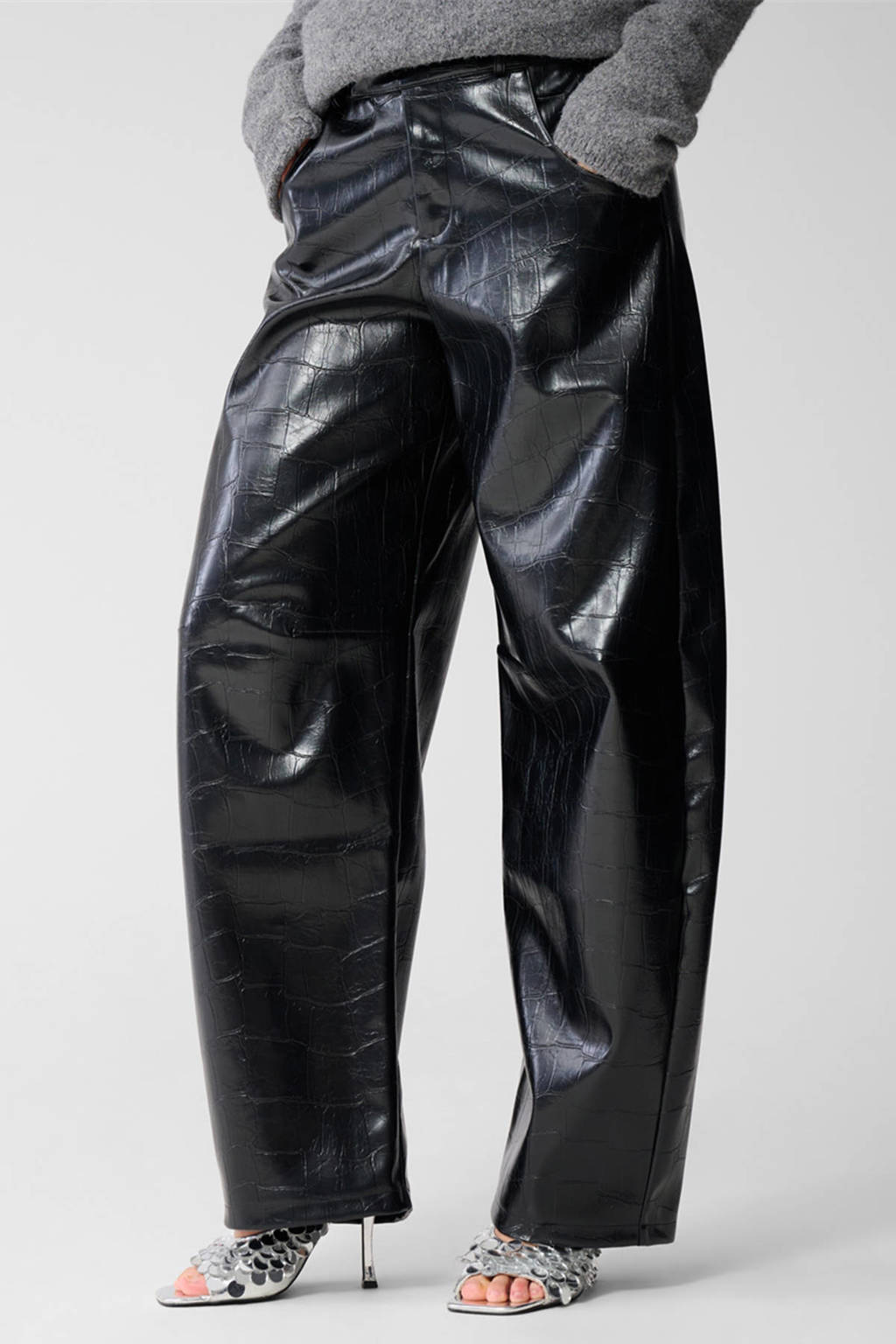 Shoeby Studio imitatieleren barrel high waist broek zwart wehkamp